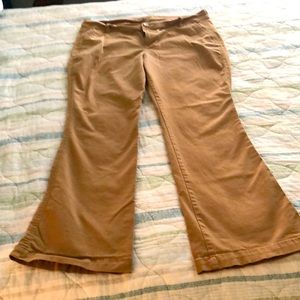 Old navy khaki pants